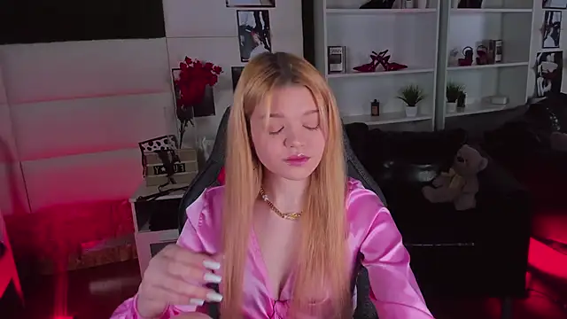 AdeleCartier online show from February 25, 2025, 5:41 am