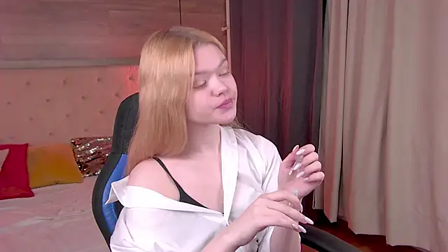 AdeleCartier online show from February 16, 2025, 3:37 am