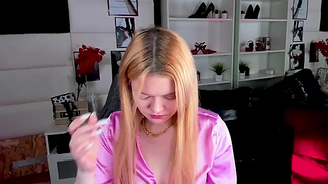 AdeleCartier online show from February 26, 2025, 2:41 am