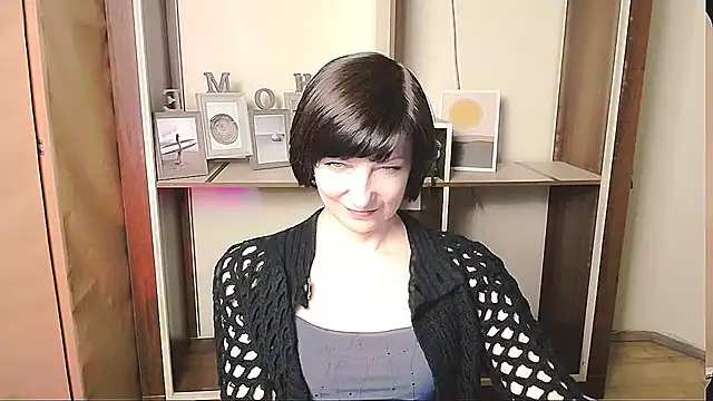Snapshot of _AngeliaFlow_ chatting on May 2, 2026, 9:14 am AngeliaFlow online show from May 2, 2026, 9:14 am