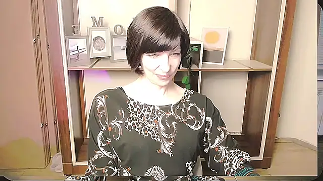 Snapshot of _AngeliaFlow_ chatting on May 11, 2026, 9:10 am AngeliaFlow online show from May 11, 2026, 9:10 am