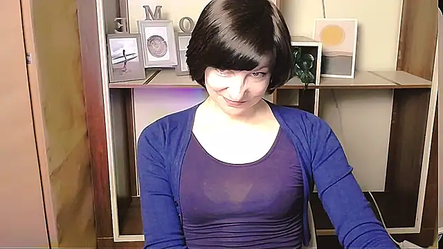 Snapshot of _AngeliaFlow_ chatting on April 28, 2026, 8:08 am AngeliaFlow online show from April 28, 2026, 8:08 am