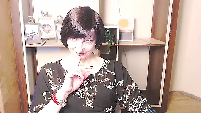 Snapshot of _AngeliaFlow_ chatting on April 24, 2026, 10:39 am AngeliaFlow online show from April 24, 2026, 10:39 am