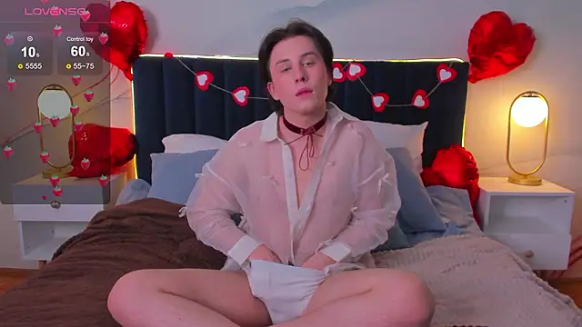 AdrianoAubert online show from February 12, 2026, 10:37 am