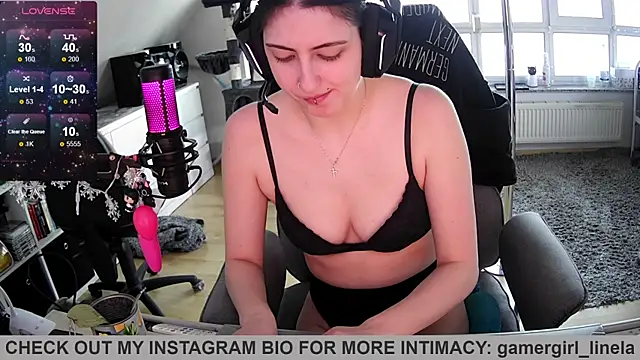 Snapshot of Gamergirl-Linela chatting on May 9, 2026, 5:05 pm Gamergirl-Linela online show from May 9, 2026, 5:05 pm