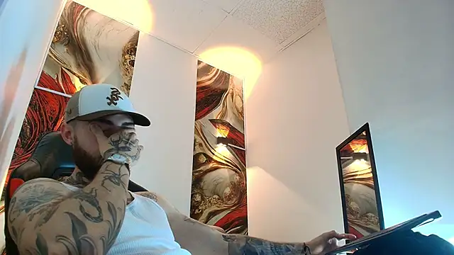 Snapshot of Luke_davis01 chatting on May 8, 2026, 1:15 pm Luke davis01 online show from May 8, 2026, 1:15 pm