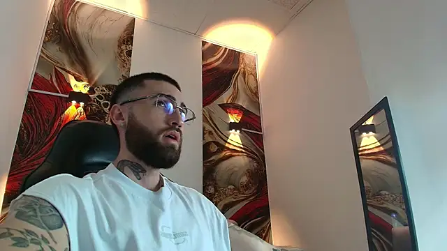 Luke davis01 online show from October 3, 2025, 12:50 pm