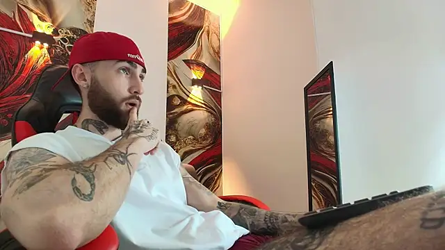 Luke davis01 online show from October 7, 2025, 1:23 pm