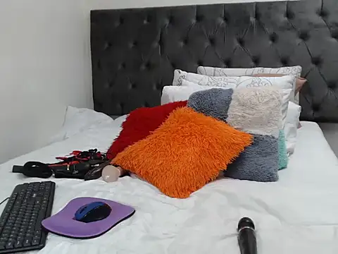 Snapshot of JUJU52xx chatting on March 13, 2025, 8:32 pm JUJU52xx online show from March 13, 2025, 8:32 pm