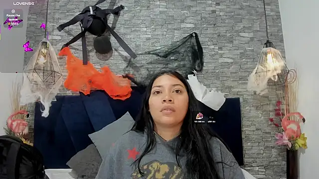 Sophia Brunett online show from October 23, 2025, 11:42 am