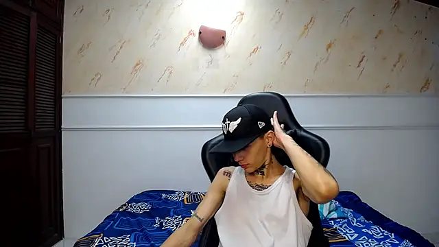 Snapshot of andrey_mishel_hot chatting on February 11, 2025, 4:33 am andrey mishel hot online show from February 11, 2025, 4:33 am