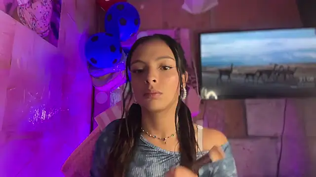 Skye Moore online show from July 17, 2026, 2:09 am