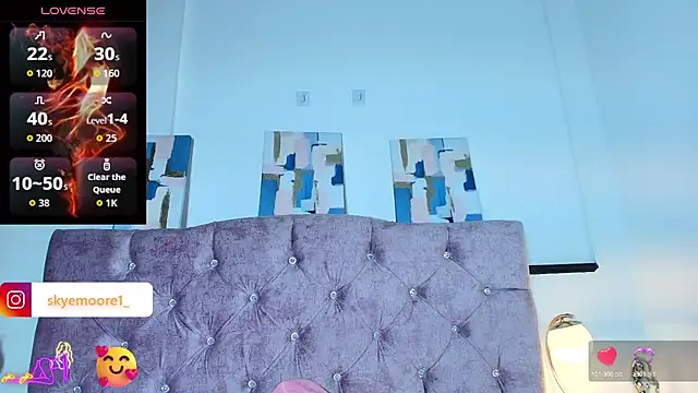 Snapshot of Skye_Moore chatting on October 10, 2025, 7:25 pm Skye Moore online show from October 10, 2025, 7:25 pm