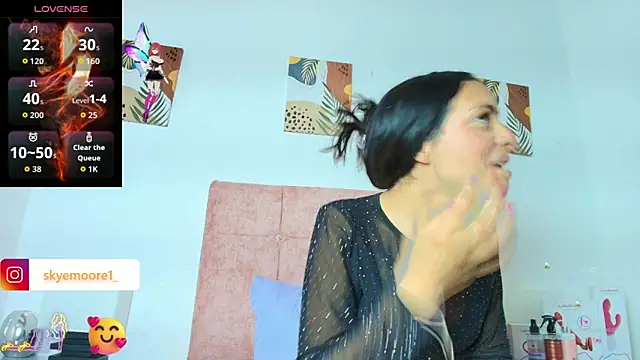 Snapshot of Skye_Moore chatting on November 11, 2025, 6:47 pm Skye Moore online show from November 11, 2025, 6:47 pm