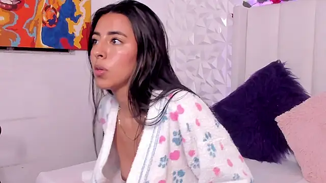 Mirandaa Rogers online show from February 17, 2025, 9:32 pm