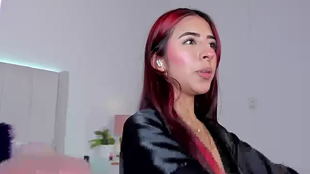 Mirandaa Rogers online show from December 13, 2025, 8:04 pm