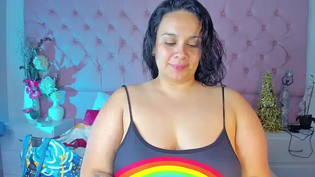 KourtneyEvans online show from December 22, 2025, 11:38 pm