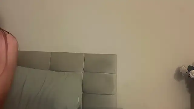 Snapshot of skyejde chatting on December 3, 2025, 5:56 pm skyejde online show from December 3, 2025, 5:56 pm