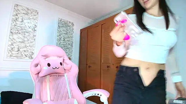 Snapshot of Danella_houston chatting on October 8, 2025, 6:19 pm Danella houston online show from October 8, 2025, 6:19 pm