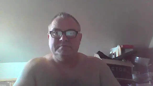 mkestr69 online show from February 13, 2026, 9:04 pm