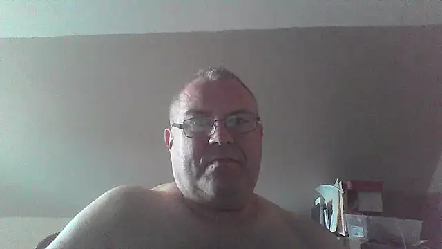 mkestr69 online show from October 14, 2025, 4:29 pm