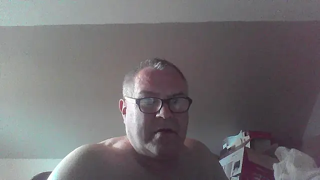 mkestr69 online show from June 24, 2026, 4:27 pm