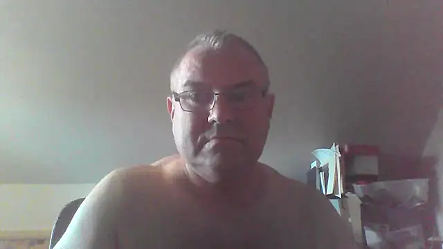 mkestr69 online show from September 25, 2025, 5:52 pm