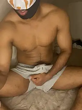 jimi-3011 online show from June 7, 2026, 5:01 am