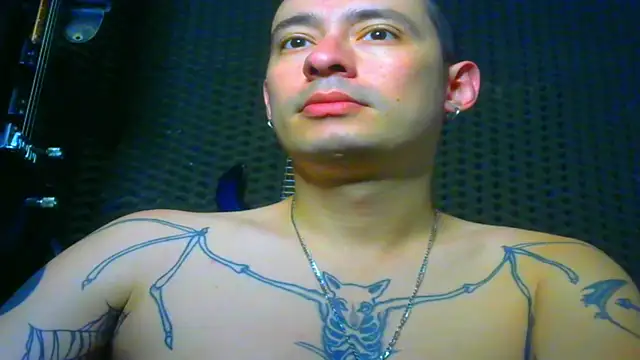 Snapshot of vampireathome chatting on March 15, 2025, 8:10 pm vampireathome online show from March 15, 2025, 8:10 pm