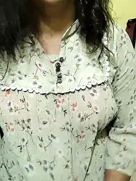 Your cutiepie  online show from December 2, 2025, 10:39 am