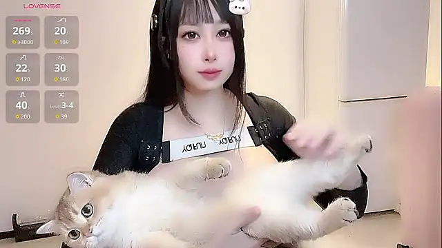 Moonccoi online show from January 14, 2026, 12:09 pm