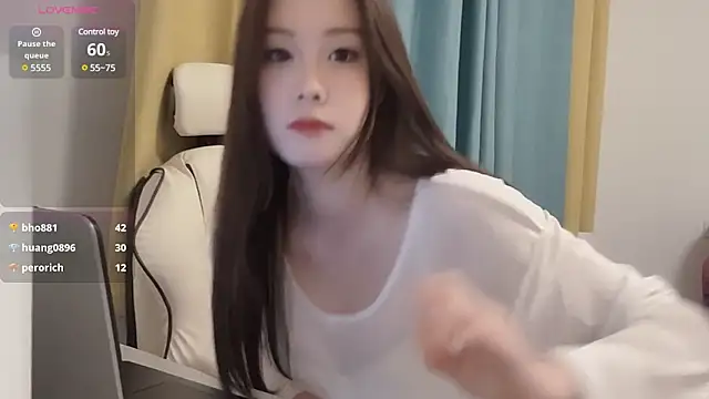 Snapshot of Qvo-Q chatting on March 17, 2025, 7:04 pm Qvo-Q online show from March 17, 2025, 7:04 pm