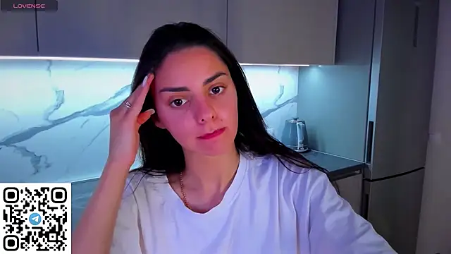 EmiliaZen online show from June 26, 2026, 10:37 pm