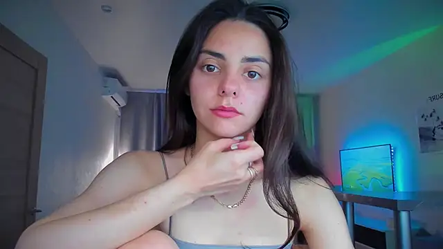 EmiliaZen online show from July 6, 2026, 1:12 am