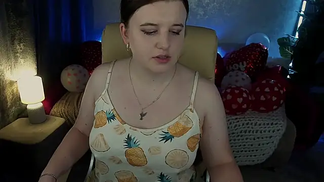 KristiMoons online show from February 8, 2025, 4:46 pm