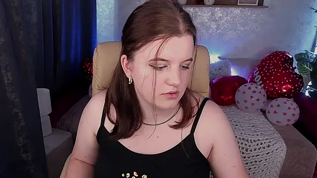 KristiMoons online show from February 9, 2025, 9:37 am