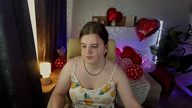 KristiMoons online show from February 6, 2025, 10:36 am