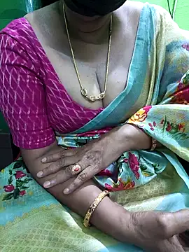 niiveditha online show from October 6, 2025, 1:12 pm