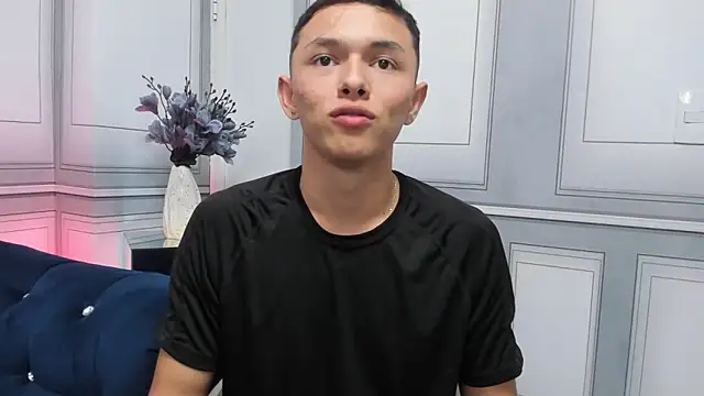Andy dior18 online show from September 24, 2025, 2:18 am