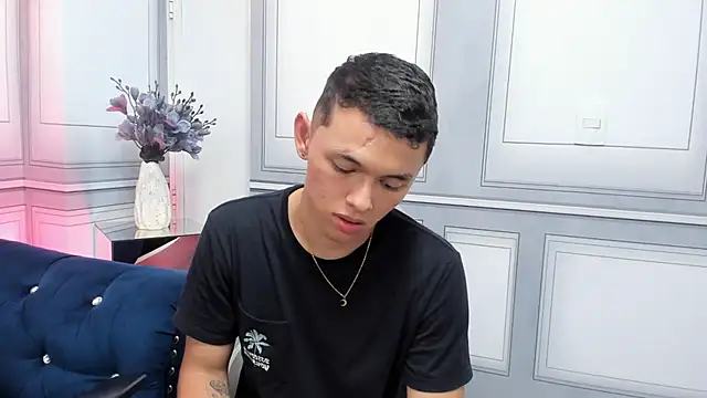 Andy dior18 online show from September 25, 2025, 10:27 pm