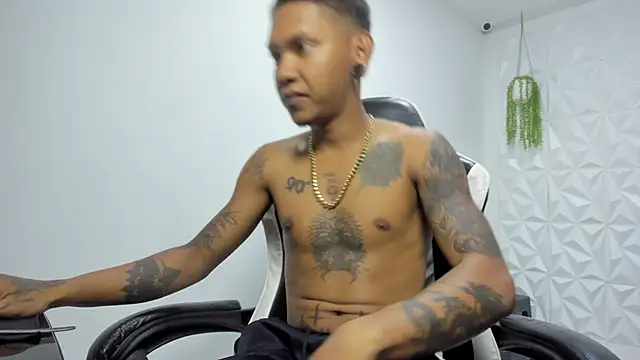 Snapshot of blackdirty420 chatting on February 6, 2026, 2:02 pm blackdirty420 online show from February 6, 2026, 2:02 pm