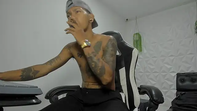 Snapshot of blackdirty420 chatting on January 19, 2026, 3:27 pm blackdirty420 online show from January 19, 2026, 3:27 pm