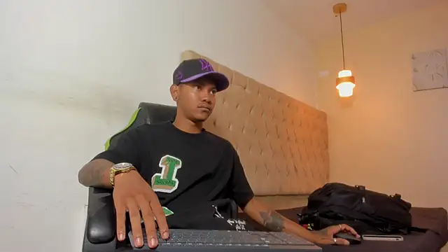 blackdirty420 online show from November 12, 2025, 3:27 pm