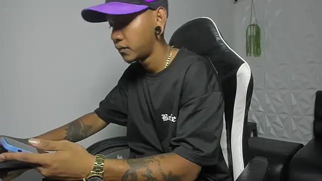 Snapshot of blackdirty420 chatting on February 14, 2026, 2:39 pm blackdirty420 online show from February 14, 2026, 2:39 pm