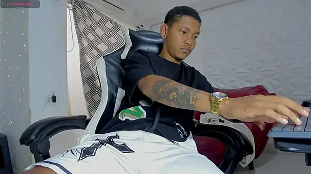 blackdirty420 online show from November 19, 2025, 4:18 pm