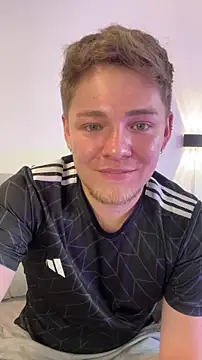 Snapshot of Angel_Montiell chatting on November 5, 2025, 8:12 pm Angel Montiell online show from November 5, 2025, 8:12 pm