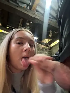 hotamanda01 online show from November 2, 2025, 12:21 pm