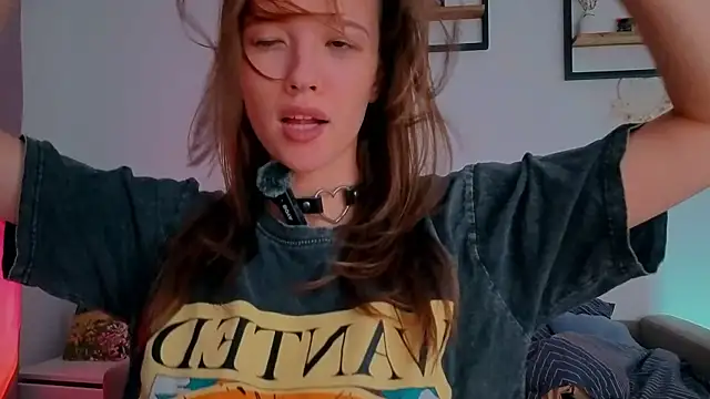 Snapshot of DemiDee chatting on June 23, 2026, 8:51 pm DemiDee online show from June 23, 2026, 8:51 pm