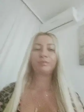 Snapshot of visnjica chatting on November 18, 2025, 5:05 pm visnjica online show from November 18, 2025, 5:05 pm