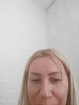 Snapshot of visnjica chatting on June 2, 2026, 3:23 pm visnjica online show from June 2, 2026, 3:23 pm